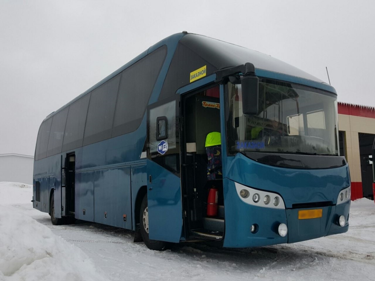 Заказ и аренда Neoplan Tourliner с водителем в Чебоксарах - автобус- чебоксары